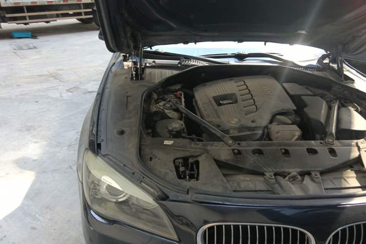 Used BMW 7 Series 2009 730Li Luxury Model Engine Bay Right