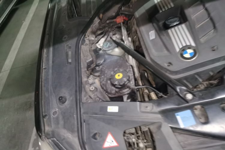 Used BMW 7 Series 2009 730Li Luxury Model Engine Bay Right