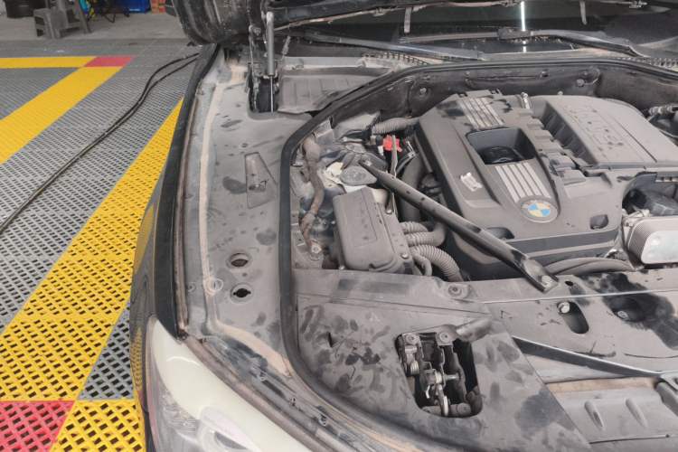 Used BMW 7 Series 2009 740Li Leading Model Engine Bay Right