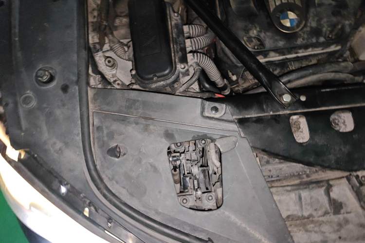 Used BMW 7 Series 2009 740Li Leading Model Engine Bay Right