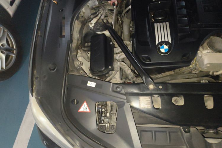Used BMW 7 Series 2009 740Li Leading Model Engine Bay Right