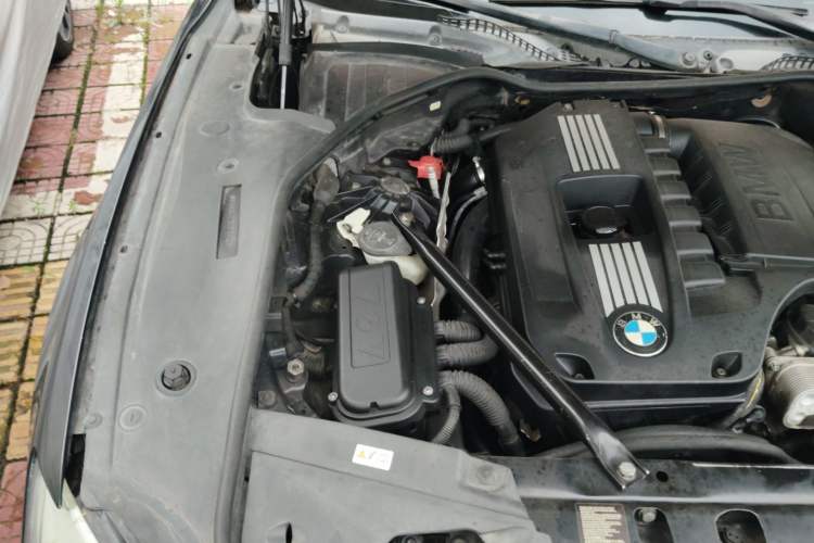 Used BMW 7 Series 2009 740Li Leading Model Engine Bay Right