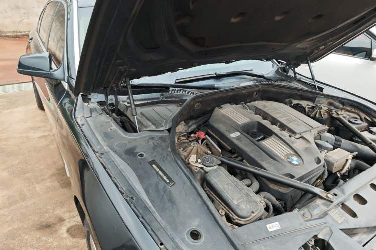Used BMW 7 Series 2009 740Li Leading Model Engine Bay Right