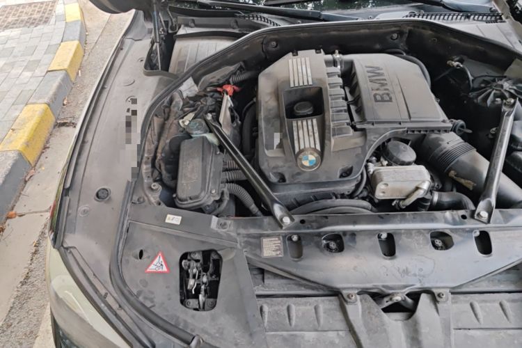 Used BMW 7 Series 2009 740Li Luxury Model Engine Bay Right
