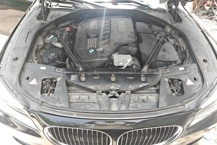 Used BMW 7 Series 2009 730Li Luxury Model Engine Bay