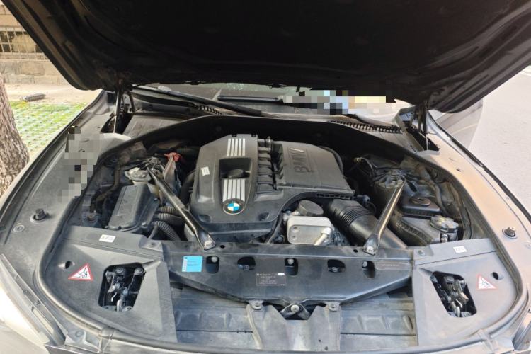Used BMW 7 Series 2009 740Li Luxury Model Engine Bay