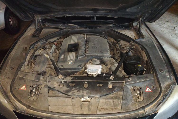 Used BMW 7 Series 2009 740Li Leading Model Engine Bay
