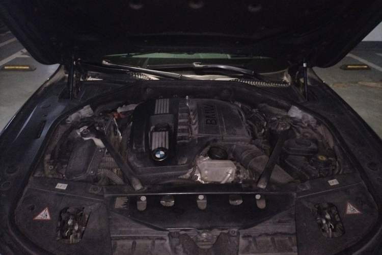 Used BMW 7 Series 2009 740Li Leading Model Engine Bay