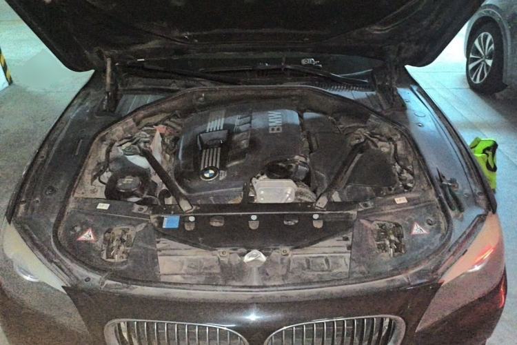 Used BMW 7 Series 2009 730Li Luxury Model Engine Bay