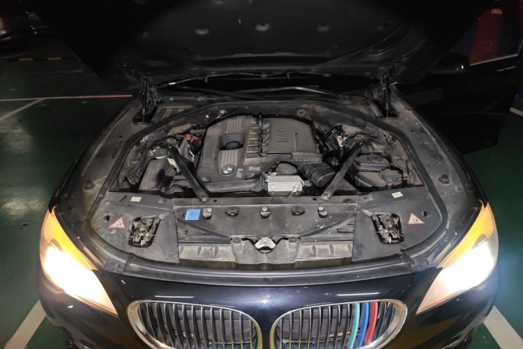 Used BMW 7 Series 2009 740Li Leading Model Engine Bay