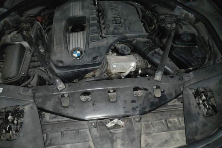 Used BMW 7 Series 2009 740Li Leading Model Engine Bay
