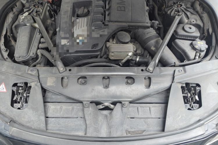 Used BMW 7 Series 2009 740Li Leading Model Engine Bay