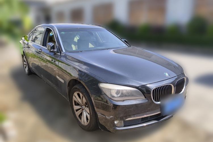 Used BMW 7 Series 2009 730Li Luxury Model Front Right 45 Deg