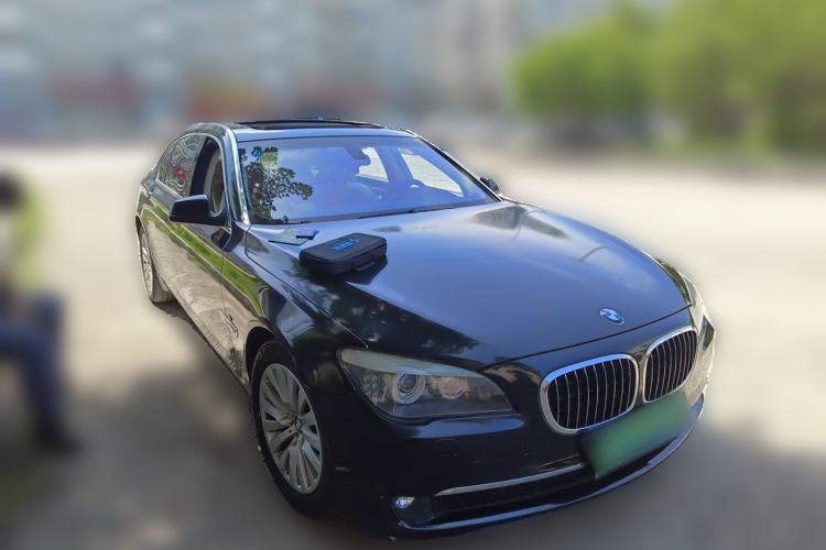 Used BMW 7 Series 2009 750Li Luxury Model Front Right 45 Deg