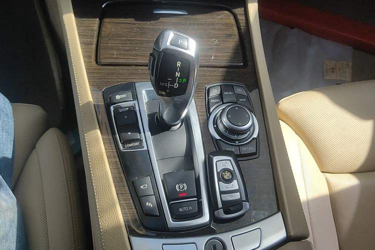 Used BMW 7 Series 2009 740Li Luxury Model Gear Lever