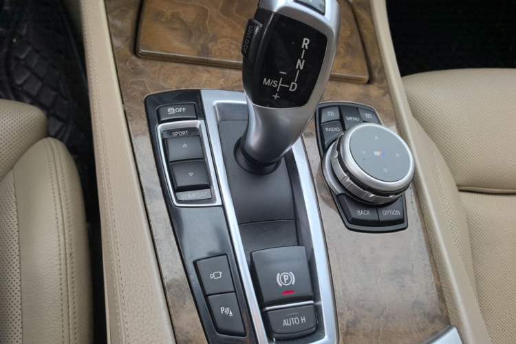 Used BMW 7 Series 2009 740Li Luxury Model Gear Lever