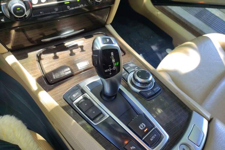 Used BMW 7 Series 2009 740Li Leading Model Gear Lever