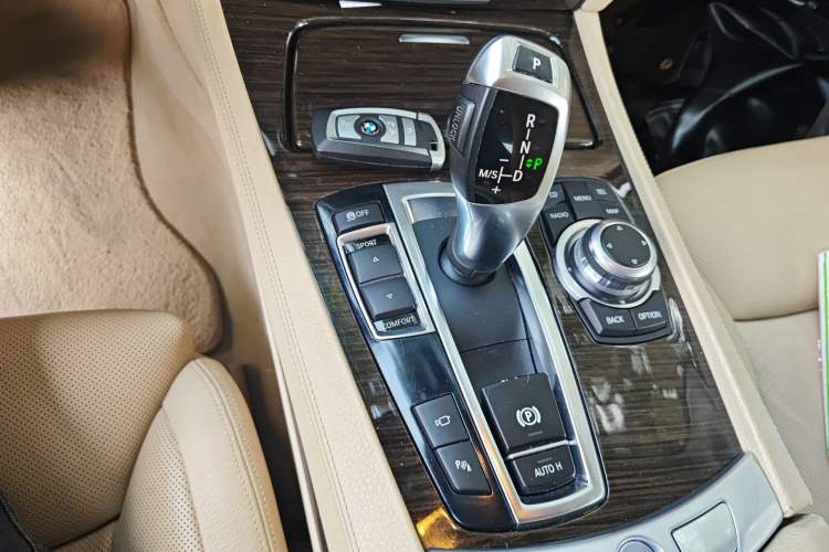Used BMW 7 Series 2009 740Li Luxury Model Gear Lever