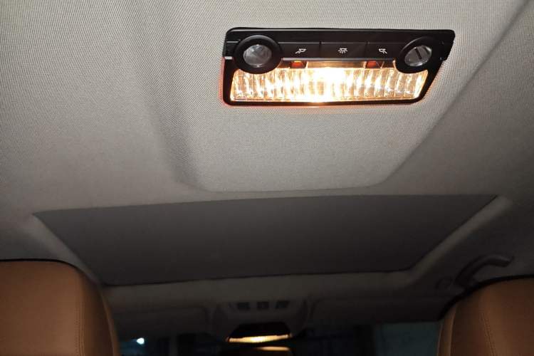 Used BMW 7 Series 2009 740Li Luxury Model Headliner