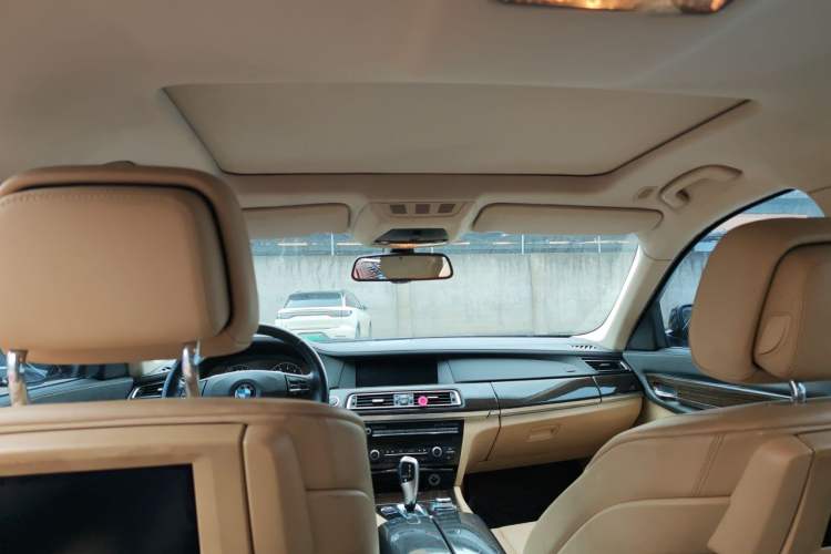 Used BMW 7 Series 2009 740Li Leading Model Headliner