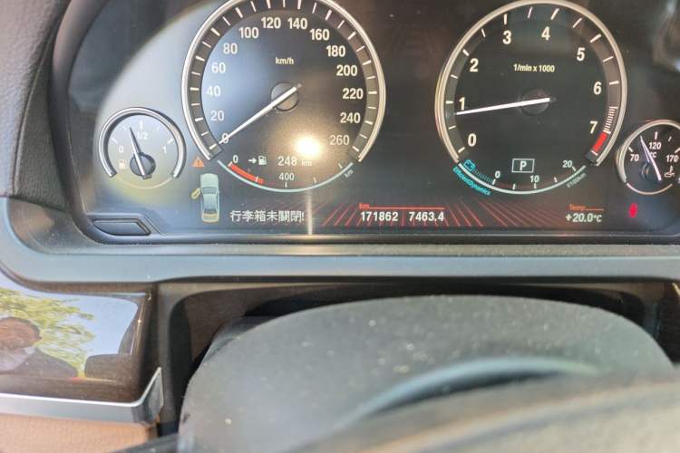 Used BMW 7 Series 2009 730Li Leading Model Odometer Close Up