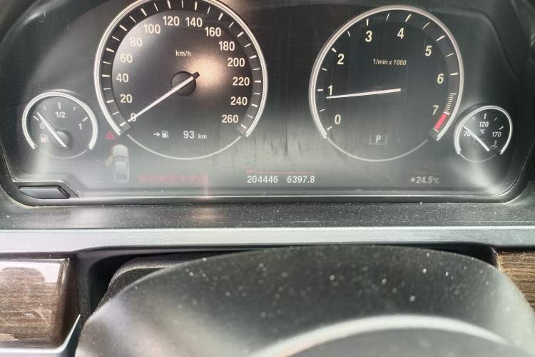 Used BMW 7 Series 2009 740Li Leading Model Odometer Close Up