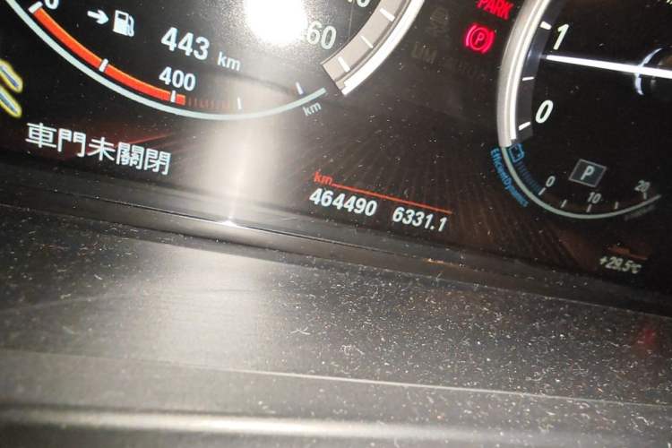 Used BMW 7 Series 2009 730Li Leading Model Odometer Close Up