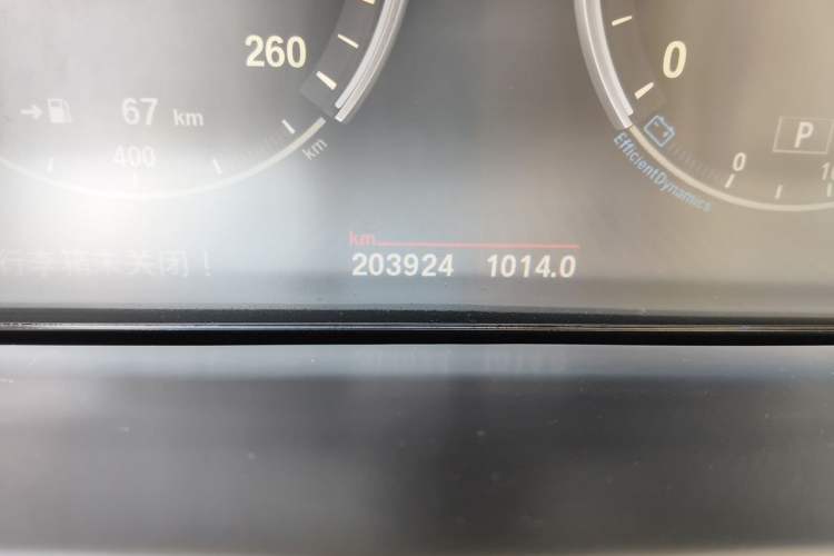 Used BMW 7 Series 2009 730Li Luxury Model Odometer Close Up