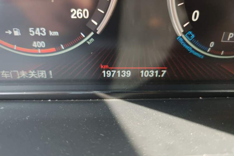 Used BMW 7 Series 2009 730Li Leading Model Odometer Close Up