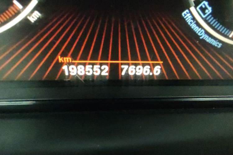 Used BMW 7 Series 2009 730Li Luxury Model Odometer Close Up
