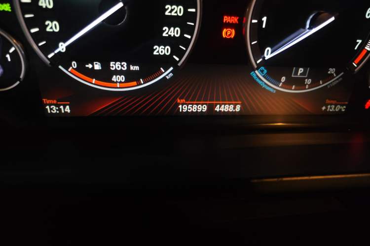 Used BMW 7 Series 2009 740Li Leading Model Odometer Close Up