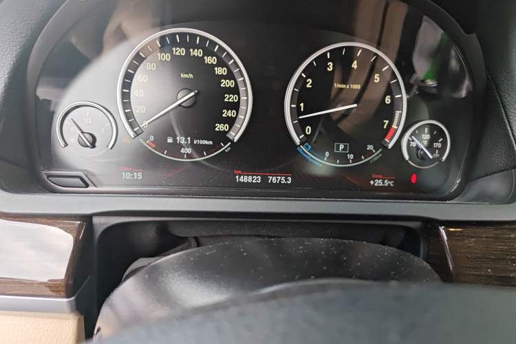 Used BMW 7 Series 2009 740Li Luxury Model Odometer Close Up