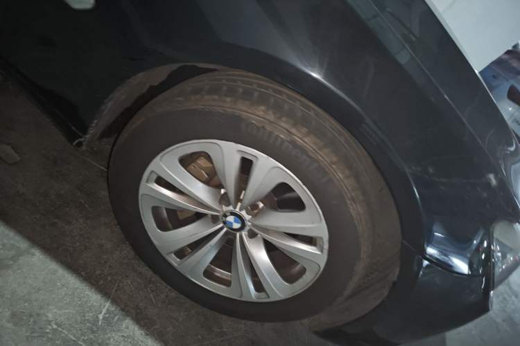 Used BMW 7 Series 2009 730Li Luxury Model Right Front Wheel Hub