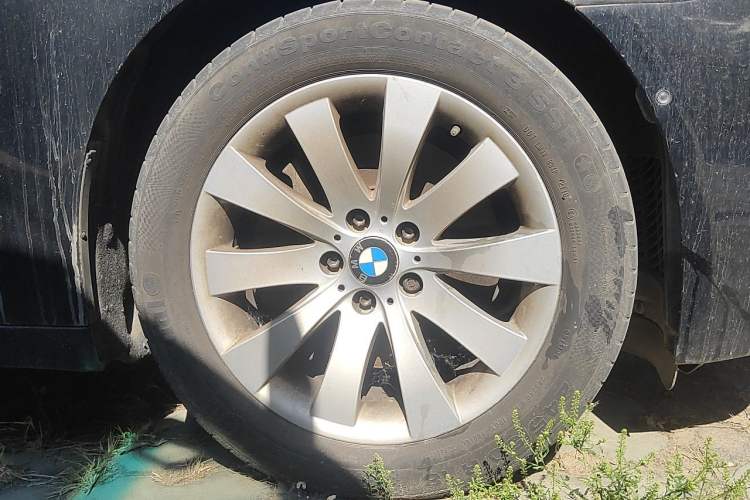 Used BMW 7 Series 2009 740Li Luxury Model Right Front Wheel Hub