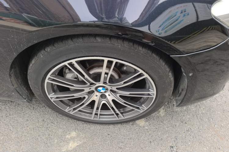 Used BMW 7 Series 2009 740Li Luxury Model Right Front Wheel Hub