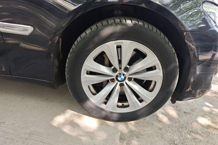 Used BMW 7 Series 2009 730Li Leading Model Right Front Wheel Hub