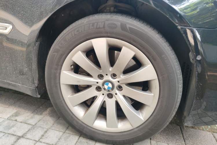 Used BMW 7 Series 2009 740Li Luxury Model Right Front Wheel Hub