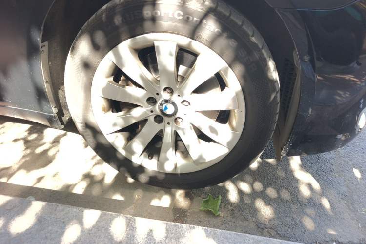 Used BMW 7 Series 2009 740Li Luxury Model Right Front Wheel Hub