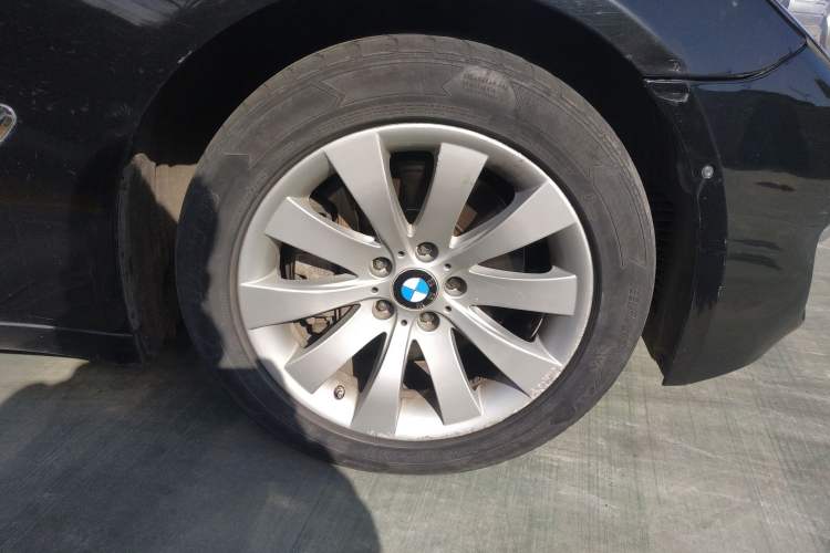 Used BMW 7 Series 2009 740Li Luxury Model Right Front Wheel Hub