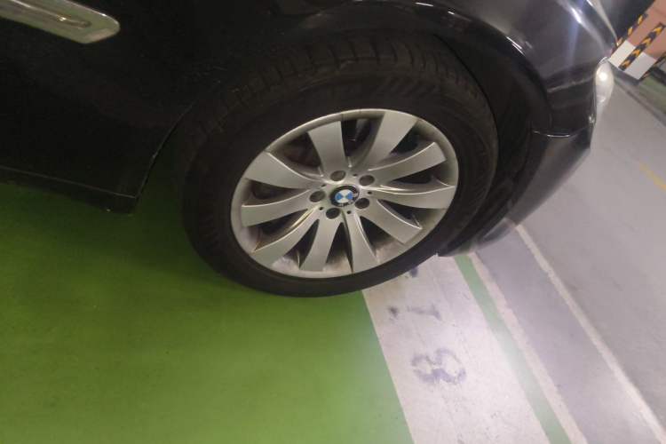 Used BMW 7 Series 2009 740Li Leading Model Right Front Wheel Hub