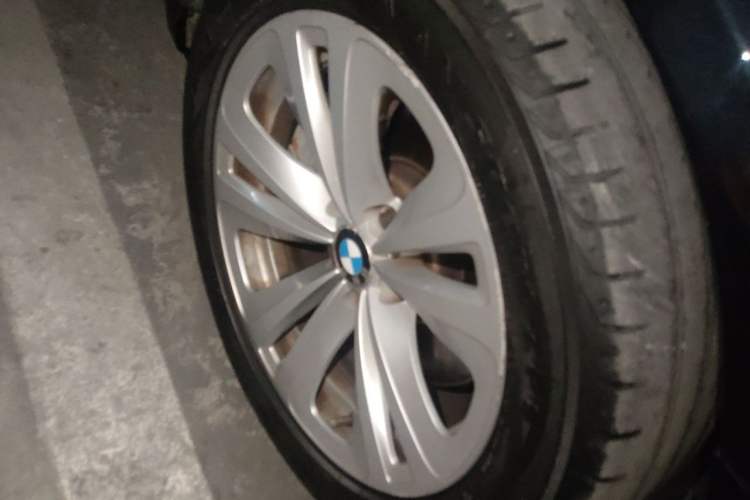 Used BMW 7 Series 2009 730Li Luxury Model Right Front Wheel Hub