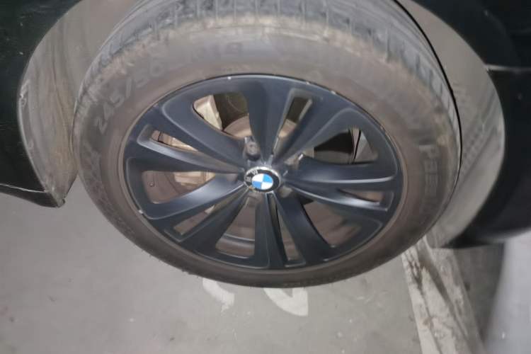 Used BMW 7 Series 2009 730Li Luxury Model Right Front Wheel Hub