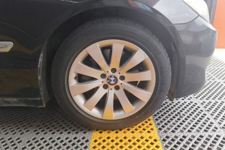 Used BMW 7 Series 2009 740Li Leading Model Right Front Wheel Hub