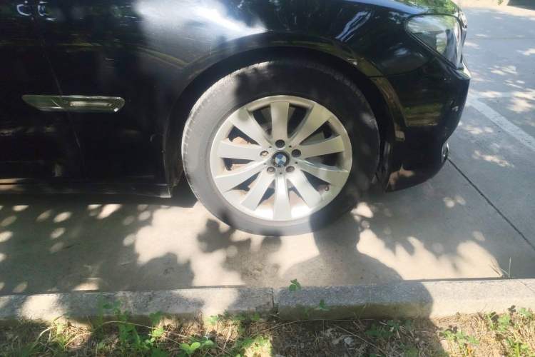 Used BMW 7 Series 2009 740Li Leading Model Right Front Wheel Hub