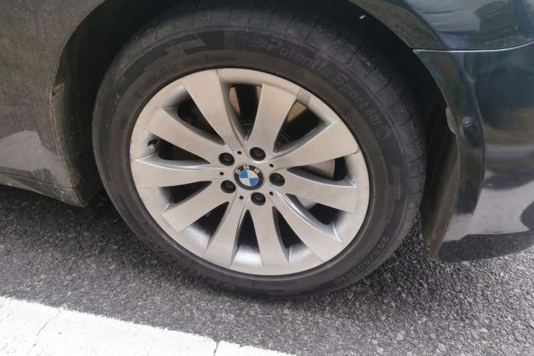Used BMW 7 Series 2009 740Li Luxury Model Right Front Wheel Hub
