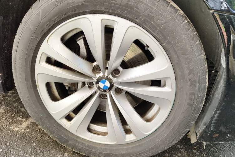 Used BMW 7 Series 2009 730Li Luxury Model Right Front Wheel Hub