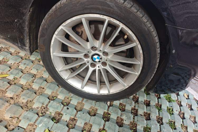 Used BMW 7 Series 2009 740Li Luxury Model Right Front Wheel Hub