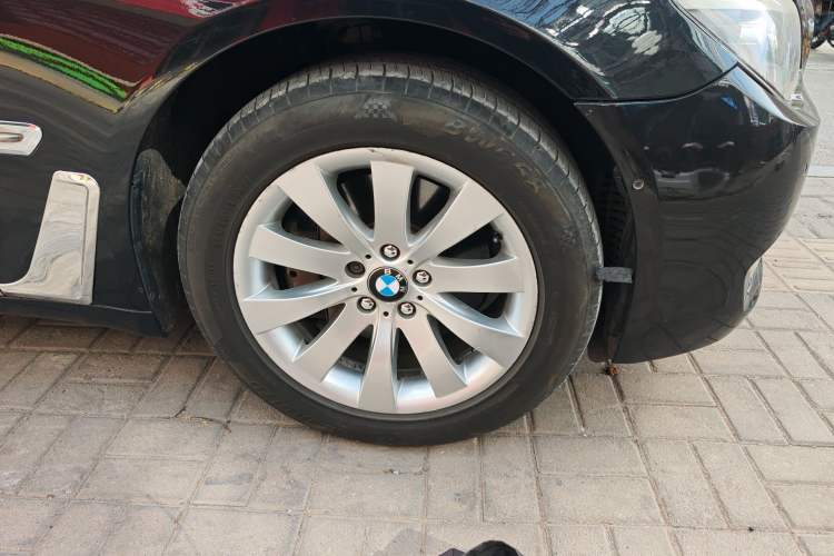 Used BMW 7 Series 2009 740Li Luxury Model Right Front Wheel Hub