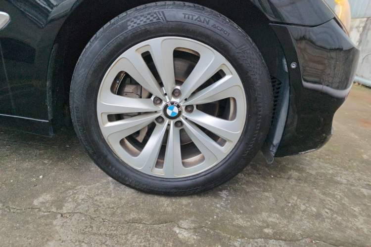 Used BMW 7 Series 2009 730Li Luxury Model Right Front Wheel Hub