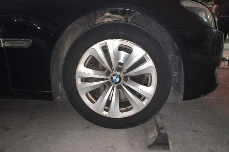 Used BMW 7 Series 2009 730Li Luxury Model Right Front Wheel Hub